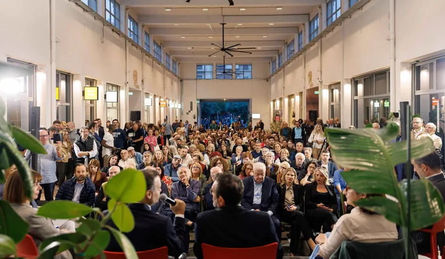 Πάνος Δημητρούδης στην ΕΠΟΧΗ: «Η μπάλα στην κερκίδα» του συνεδρίου