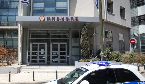 Επιχείρηση της Οικονομικής Αστυνομίας για υπόθεση απάτης σε αλυσίδα πίτσας