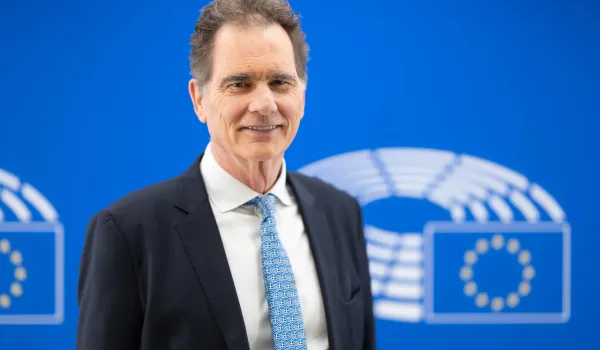 Παπανδρέου ζητά πανευρωπαϊκούς ελέγχους στις υπηρεσίες ευεξίας