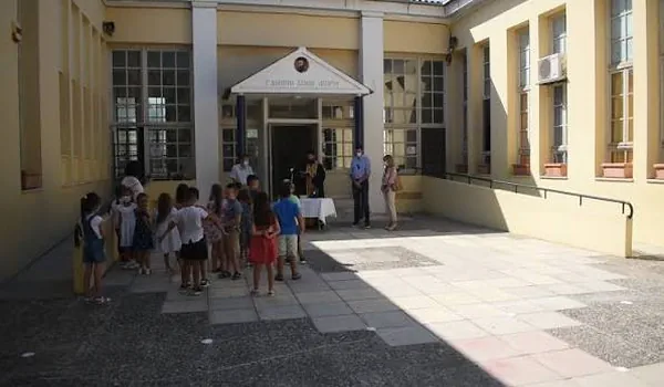 Έρευνα για τη φερόμενη δωρεά στο 1ο Δημοτικό Σχολείο Μεγάρων