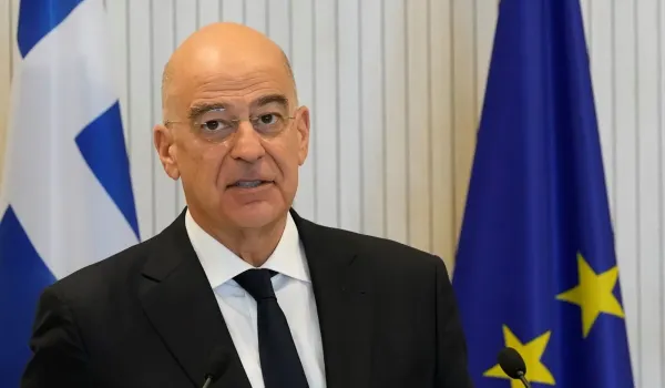 Δένδιας και πρέσβης της Ινδίας συζήτησαν για ασφάλεια και αμυντική συνεργασία