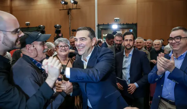 Ο Αλέξης Τσίπρας ζητά εντατικοποίηση των ερευνών για την οσμή στη Γκράβα