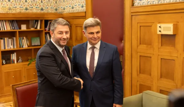 Φαραντούρης ζητά από την Κομισιόν να ξεκαθαρίσει τη στήριξή της στον IMEC