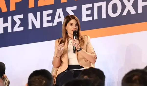 Η Παπαδοπούλου προσφεύγει στη Δικαιοσύνη για την καταγγελία κατά Κωνσταντόπουλου