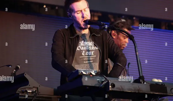 Massive Attack: σύλληψη του Ρόμπερτ Ντελ Νάγια σε κινητοποίηση στο Λίβερπουλ