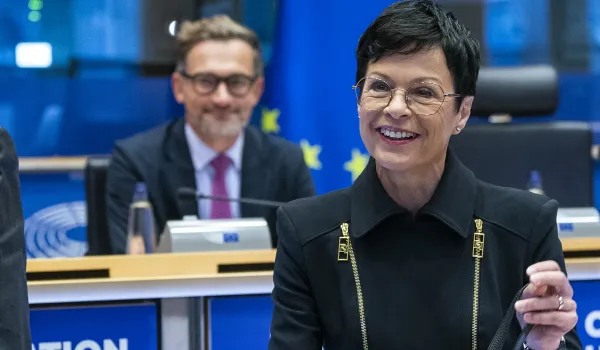 Κομισιόν: 15ετής περίοδος επιτήρησης για νέα κράτη-μέλη της ΕΕ