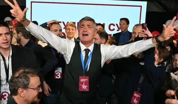 Η ΕΛΑΣ χαιρετίζει τη νίκη της Φοιτητικής Λίστας στις εκλογές της Σερβίας