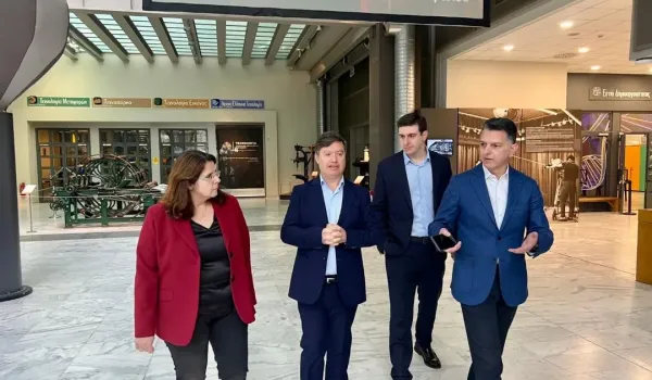 Ο Μιχάλης Μπεκίρης αποχωρεί προσωρινά από τα καθήκοντά του στη Βουλή