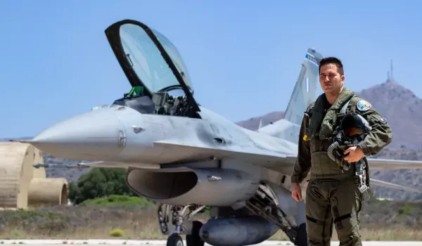 Ελλάδα και ΗΠΑ ανακοινώνουν εξοπλιστικές πωλήσεις 4 δισ. δολαρίων